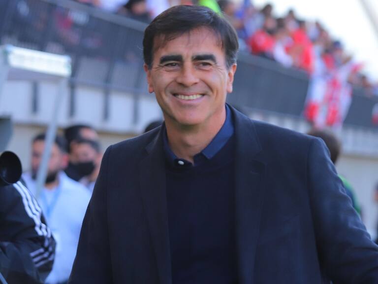 Gustavo Quinteros no quiere pensar en un eventual título ante la UC: "El objetivo es mantener o alargar la ventaja, no pensar en otra cosa"