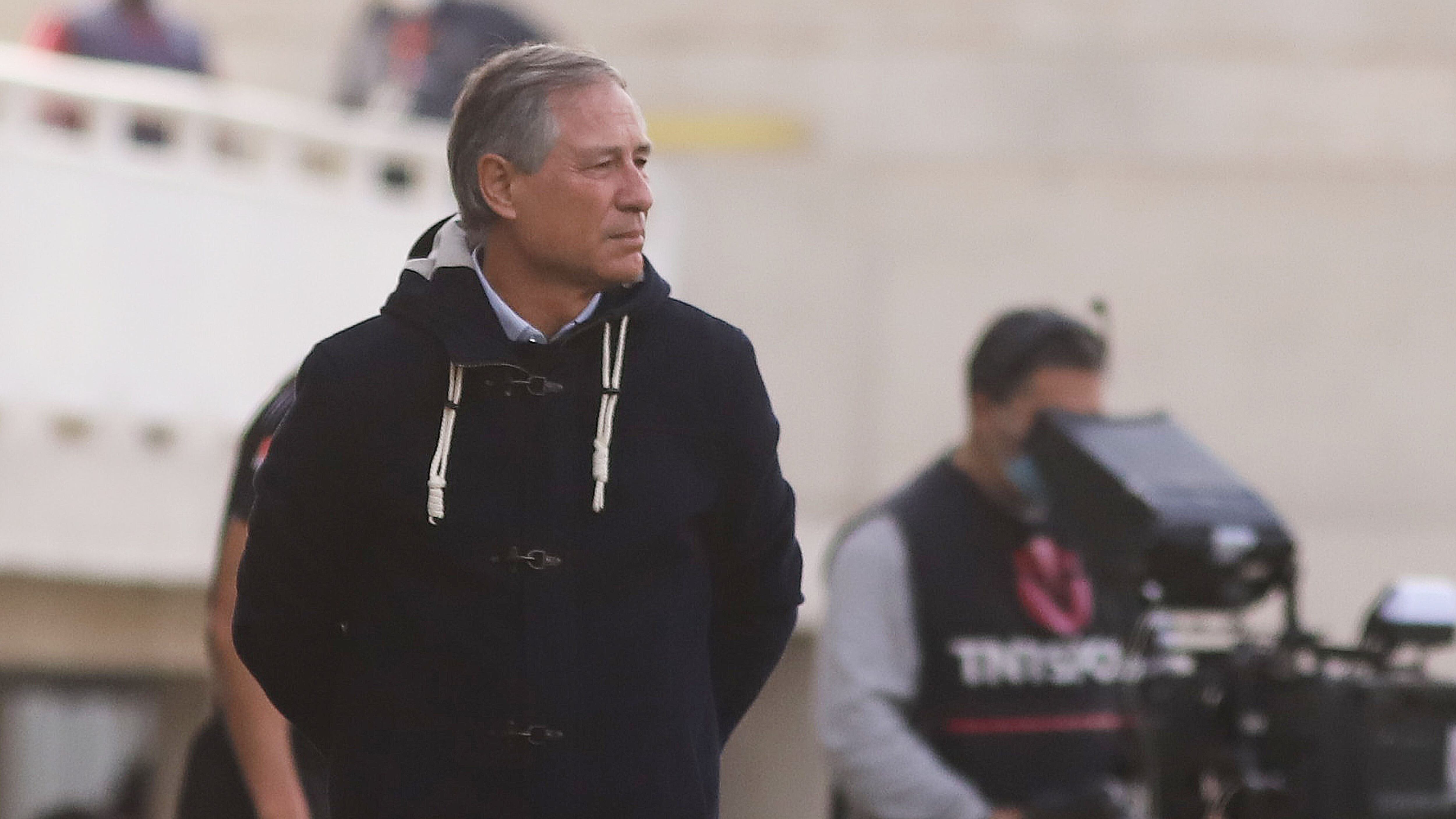 ariel holan