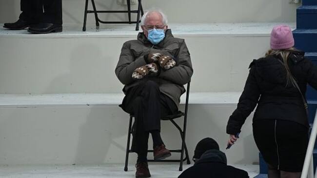 se agotaron los mitones de bernie sanders