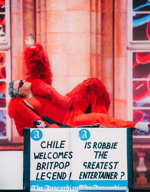 Robbie Williams arrasó en su regreso a Chile: humor, emoción y un estadio cantando sus clásicos