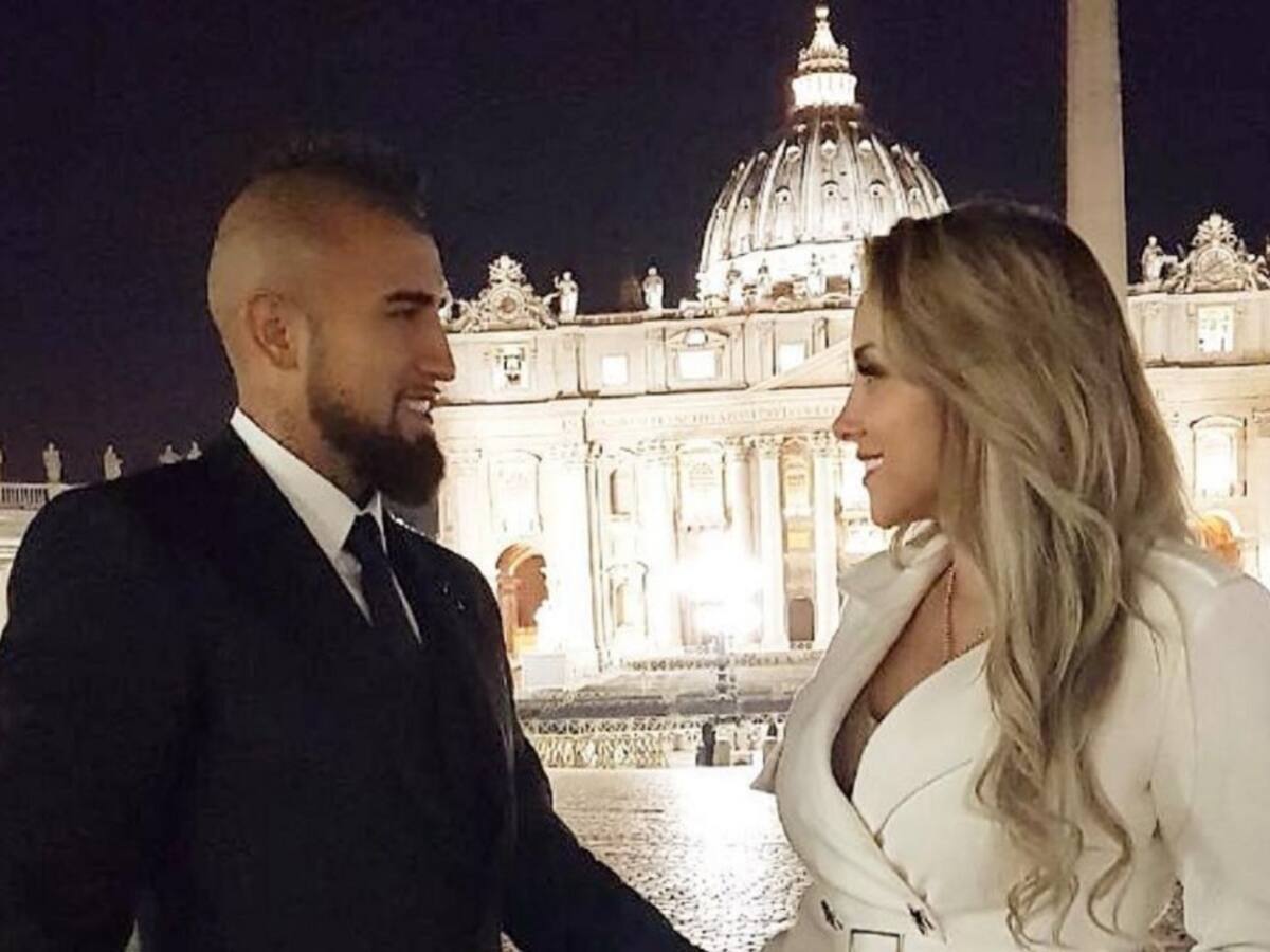 «Por donde va Arturo va ella»: Acusan a Marité Matus de «seguir» a Arturo Vidal en sus viajes con Camilo Huerta