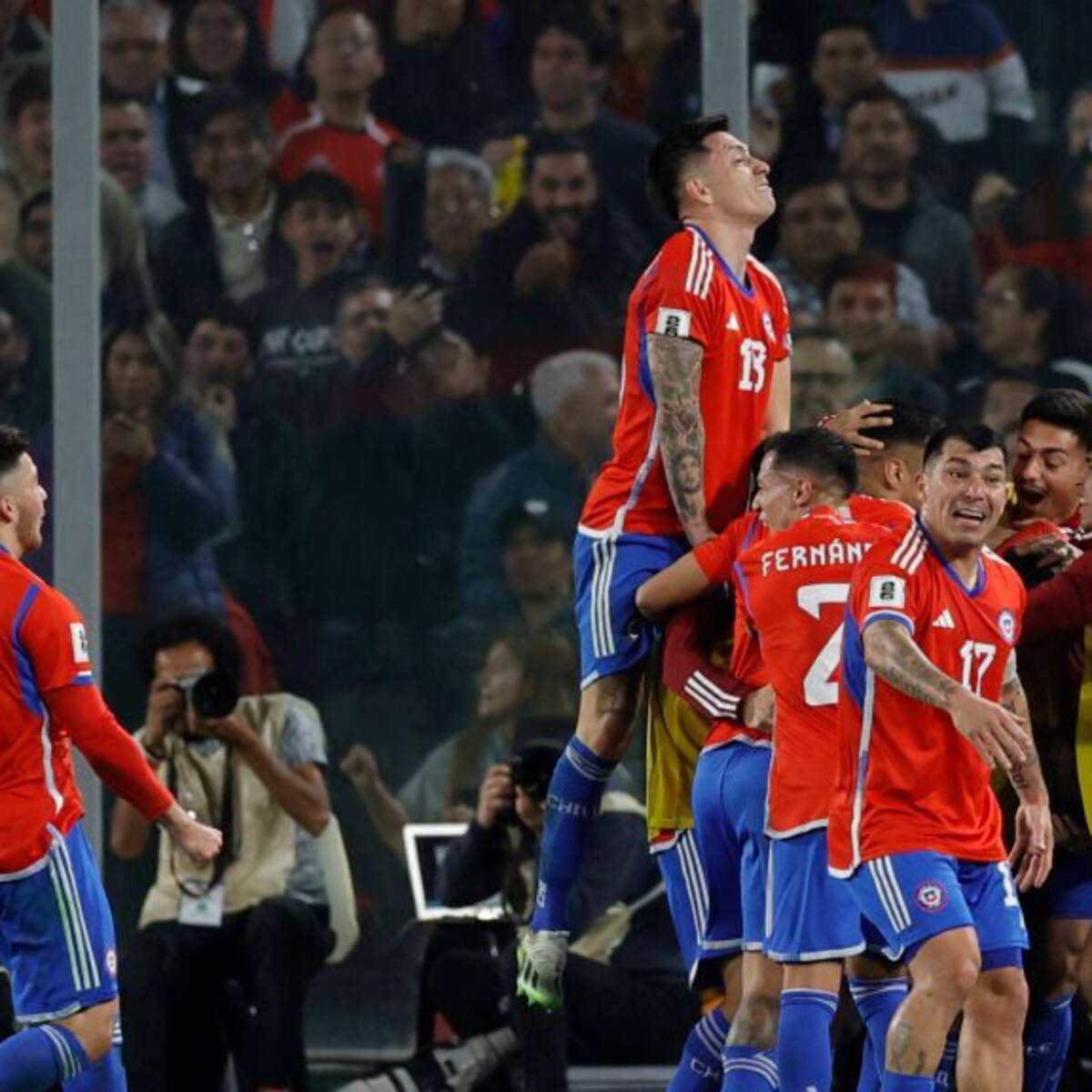 Tres cambios obligados: esta sería la más probable formación de Chile para visitar a Venezuela