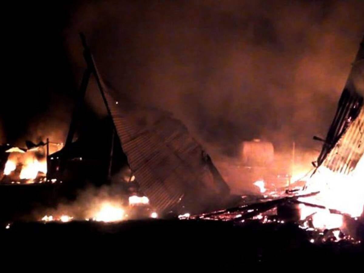 Ataque incendiario se registró en provincia de Arauco: llamas consumieron galpones y fardos