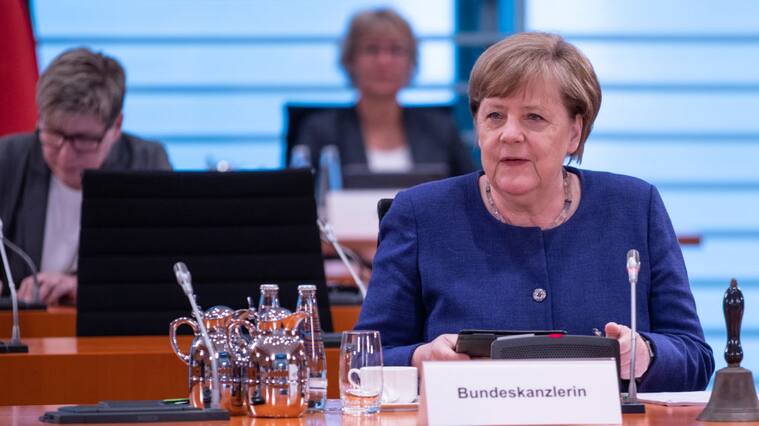 Angela Merkel en reunión del gabinete federal