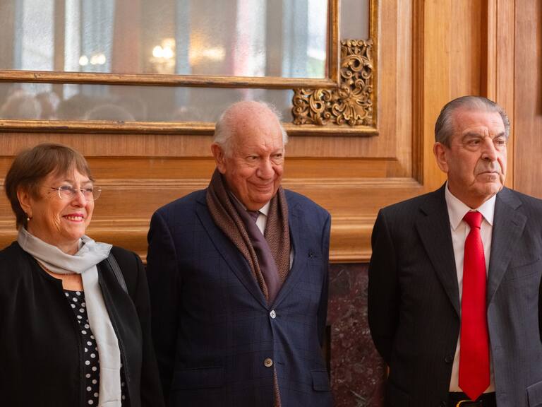 ¿Cuánto dinero reciben los expresidentes en Chile gracias a la dieta? Estos montos ganan Bachelet, Lagos y Frei en 2025