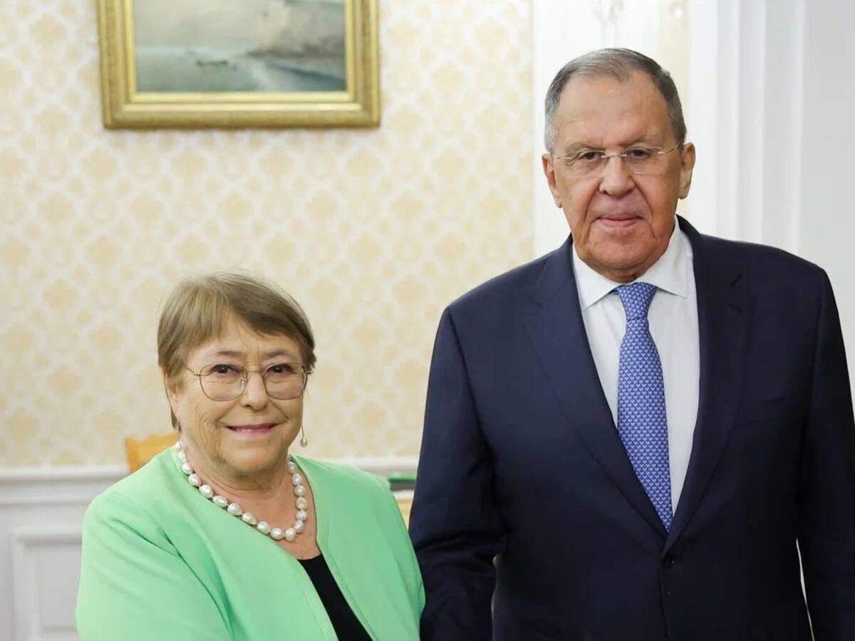 Michelle Bachelet se reúne con canciller ruso en medio de especulaciones por apoyo del Kremlin a su candidatura a la ONU
