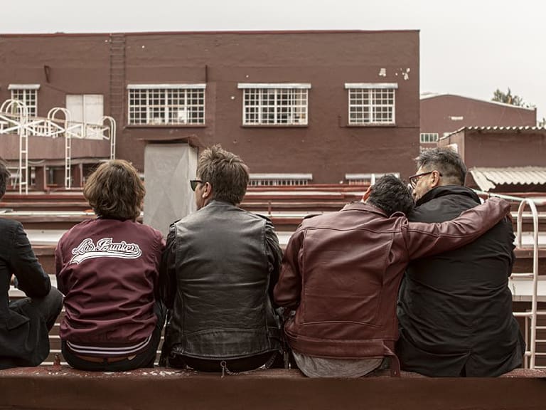 ¿Habrá nuevo concierto? Los misteriosos mensajes de Los Bunkers llenan las calles de Concepción