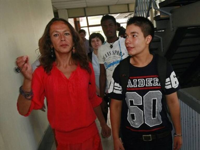 Denuncian falta de hormonas en sistema público para readecuación corporal de personas trans