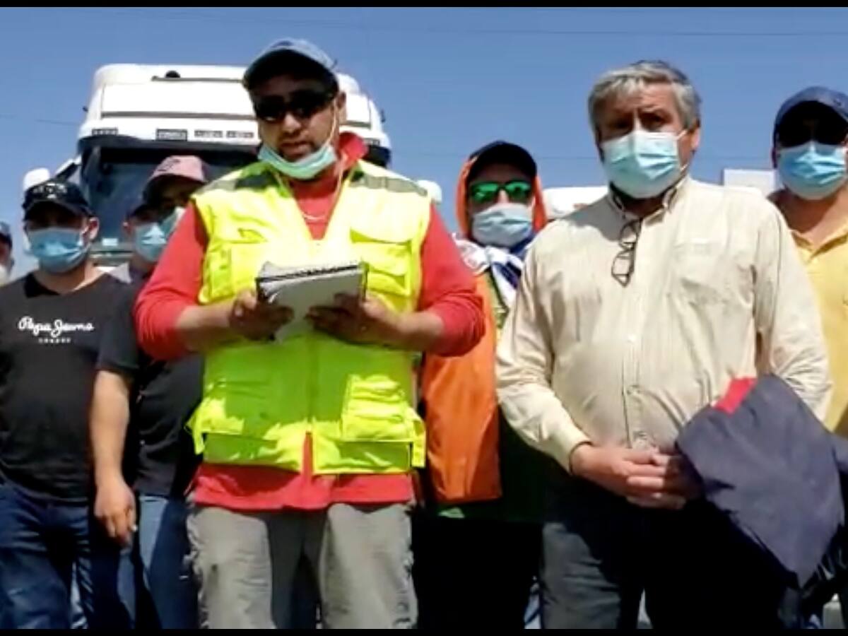 Camioneros y conductores forestales del Biobío depusieron protesta en la Ruta 5 Sur por violencia en la zona