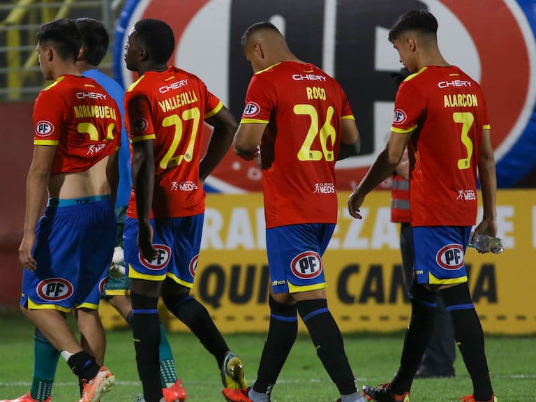 Unión Española zanja la salida de Gonzalo Villagra de la banca y apela a un viejo conocido como reemplazante