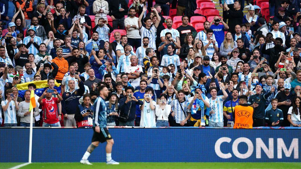 hinchas argentinos qatar
