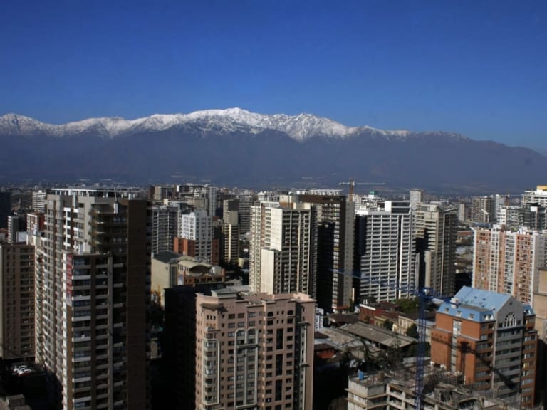El tiempo en Santiago 27 de marzo: se proyecta un día despejado y las máximas bajan de los 30 grados