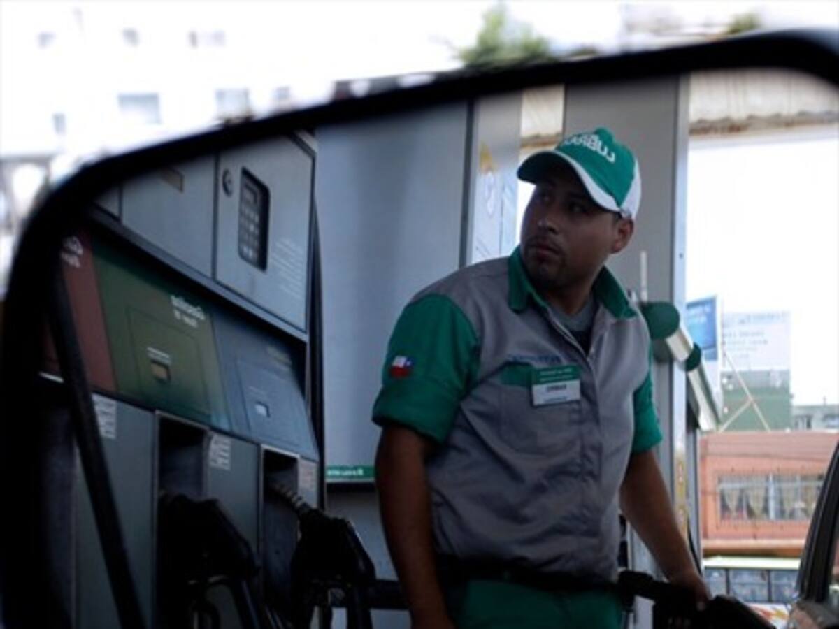 Bencinas volverán a caer y el diésel subirá a partir de este jueves