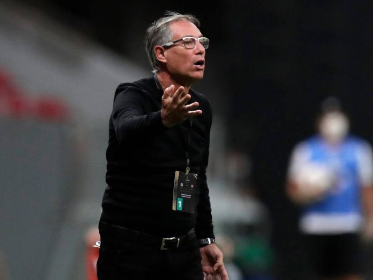 Ariel Holan renunció a la banca del Santos tras caer ante el Corinthians por el Campeonato Paulista