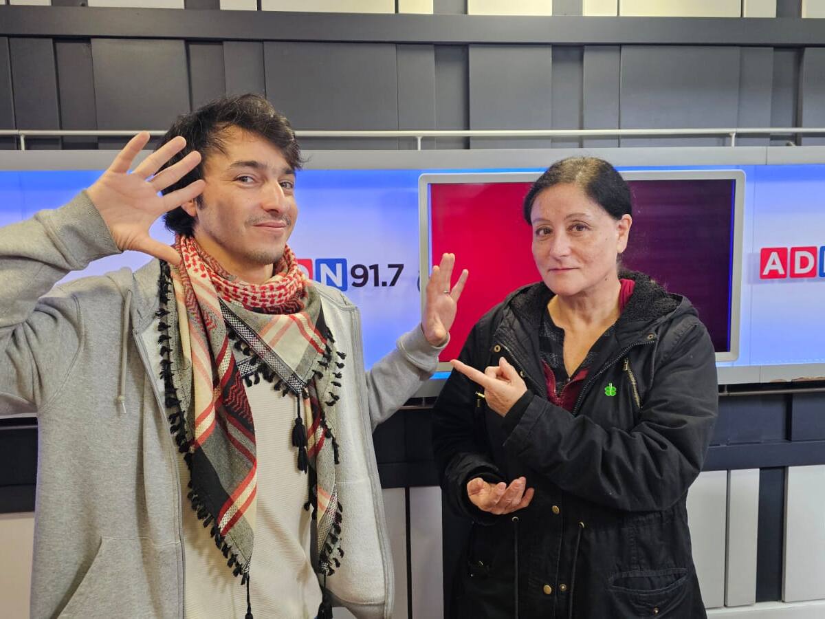 ¿Quién dijo que en Chile no se puede vivir del arte? Catalina Saavedra y Abel Zicavo encabezan la nueva película chilena “Los People in the Dragon”