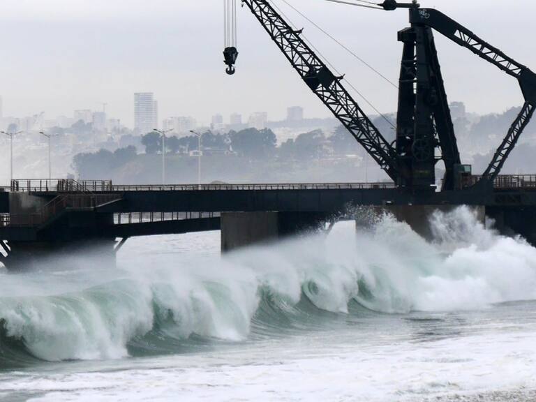 Por marejadas anormales: Armada llama a la ciudadanía no ingresar al mar