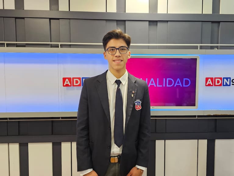 Chile tiene al mejor debatiente escolar del mundo hispanohablante: la historia de Vicente Olguín Tripailaf, el chileno que truinfa internacionalmente