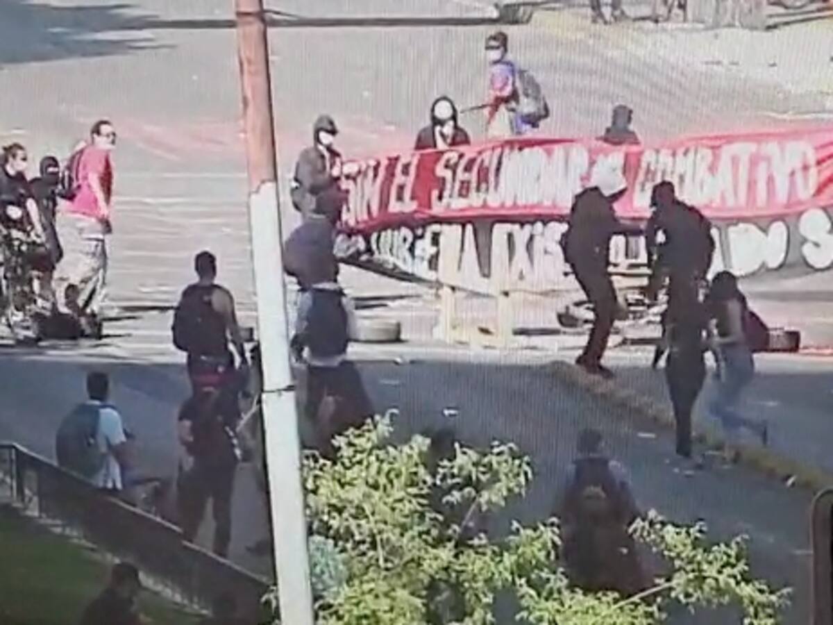 Manifestante resultó quemado al intentar encender una barricada en la Alameda