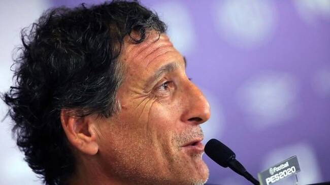 Huachipato sorprende y anunció a Mario Salas como su nuevo entrenador