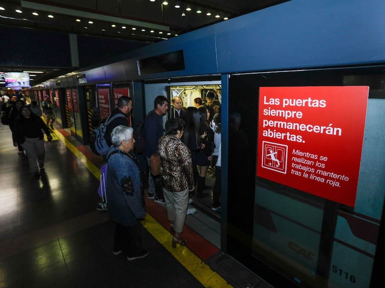 Metro de Santiago da un paso clave: completa obras de puertas de andén en estación Neptuno