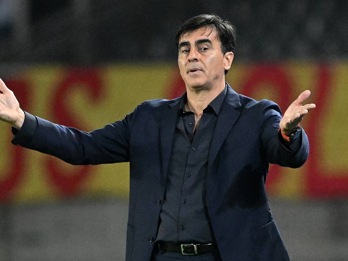 Gustavo Quinteros recibe dura acusación: “Hizo que Vélez pague doble comisión de representantes”