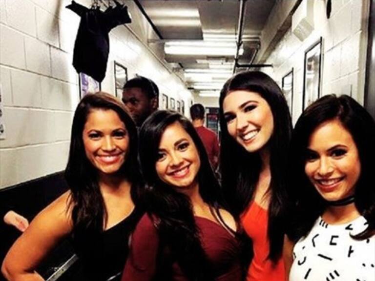 Presentadora de la WWE despidió 2017 con una sensual «selfie»