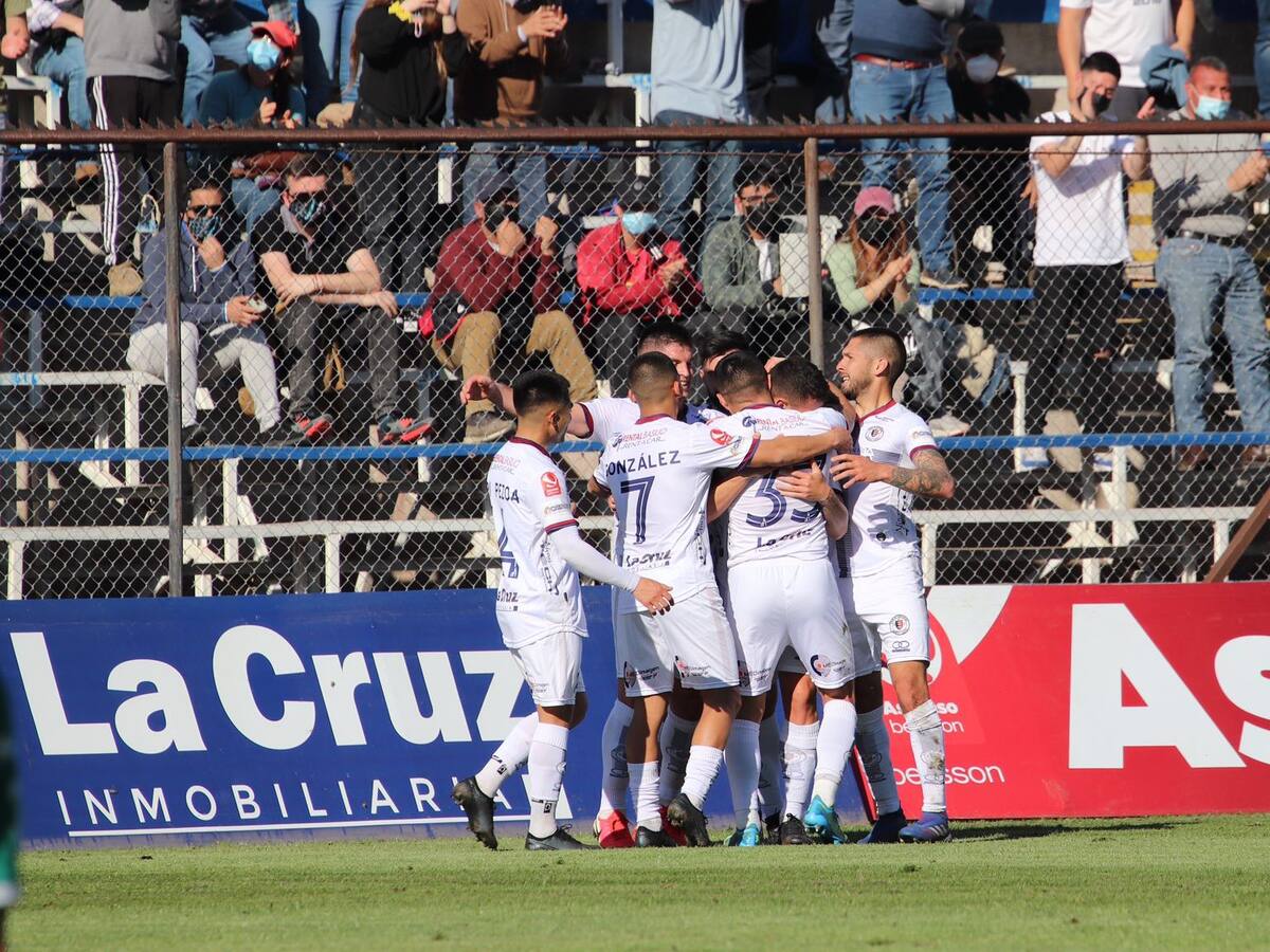 Deportes Santa Cruz recuperó la memoria, venció a Rangers y se metió denuevo en la lucha por la liguilla de la Primera B