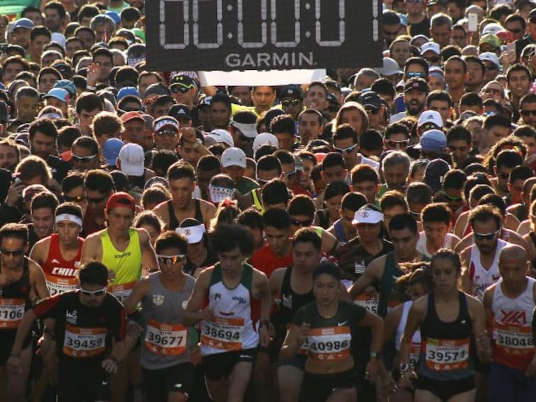 Karin Yanine destaca la presencia femenina en el Maratón de Santiago: «Es muy bueno que muchas mujeres se estén integrando»