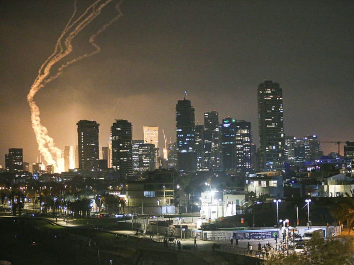 Irán lanza ofensiva contra Israel y bombardea diversas localidades: así fue la caída de misiles en Tel Aviv