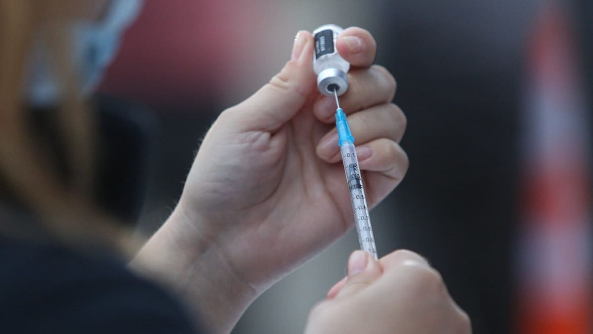 Por qué es clave vacunarse antes del invierno frente al aumento de la influenza en Chile
