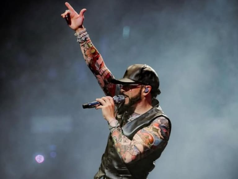 Yandel Sinfónico sorprendió: Cantante se la jugó tocando con juvenil orquesta chilena