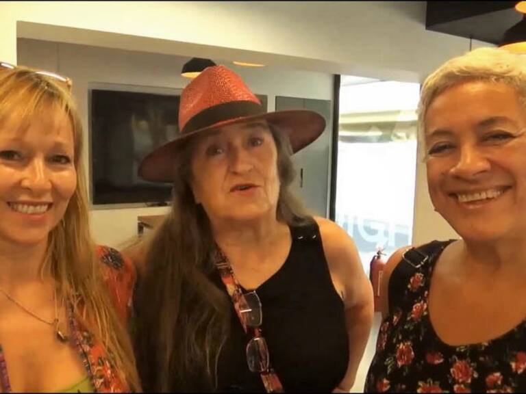 Con Ana María Gazmuri, Pía Barros y Carmen Prieto en espera del 8 y 9 de marzo