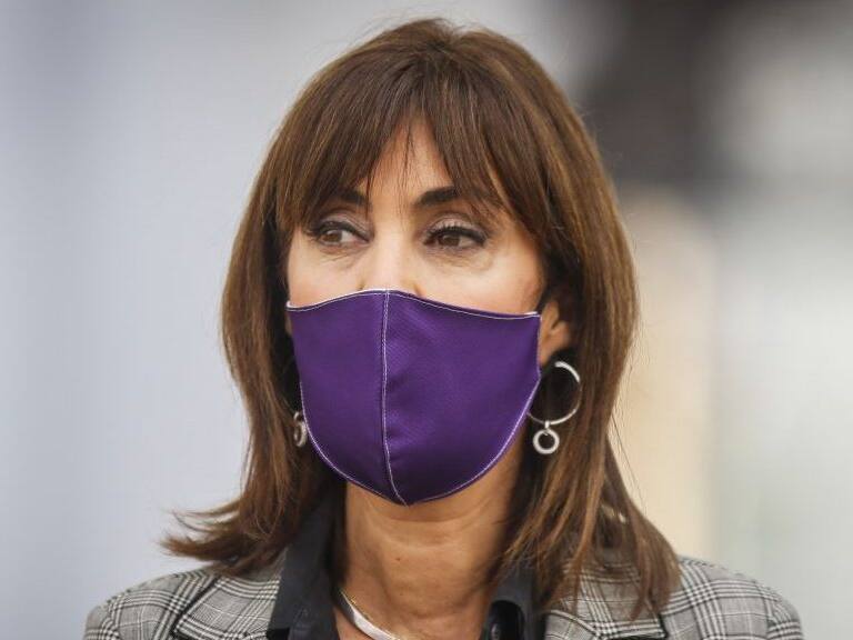 25 de agosto del 2020/SANTIAGOLa ministra de la Mujer y la Equidad de Género, Mónica Zalaquett, habla en el punto de prensa, tras finalizar la reunión de la Mesa del Circuito Intersectorial de Femicidios (CIF), en el ministerio del Interior en el Palacio de La Moneda, para reforzar coordinación en la atención y prevención de mujeres víctimas de violencia.
FOTO: SEBASTIAN BELTRAN GAETE/AGENCIAUNO