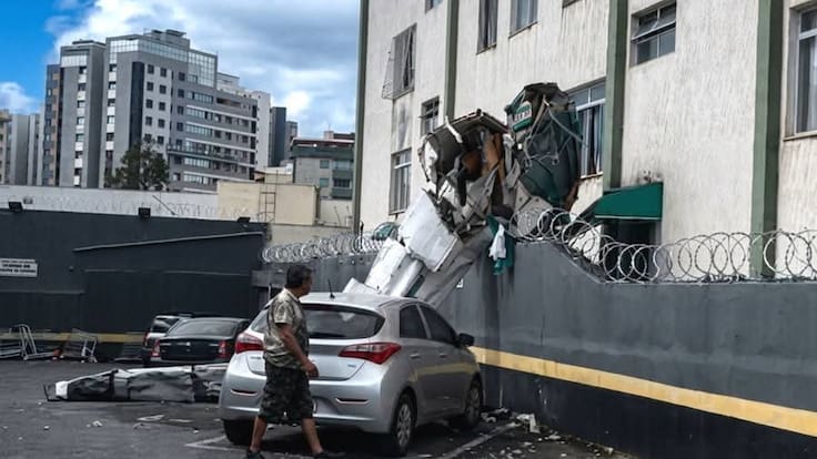 Avioneta se estrella contra edificio residencial en Brasil: dejó dos fallecidos y tres heridos