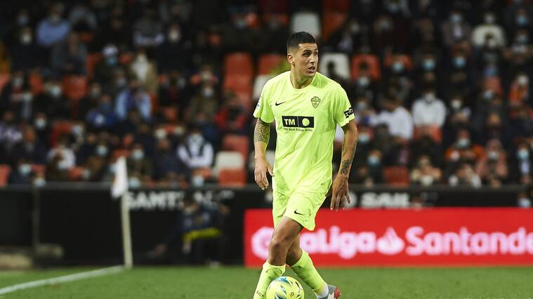 Enzo Roco regresó a la formación titular con el Elche