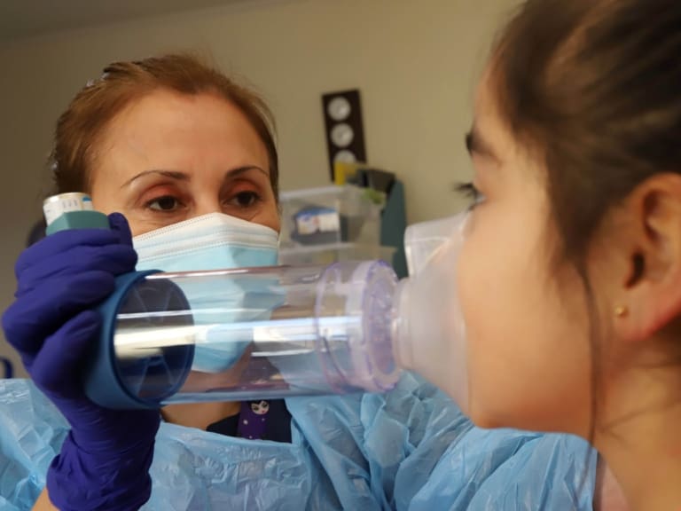 Pese a aumento en la circulación viral: Minsal mantiene decisión de no adelantar vacaciones de invierno