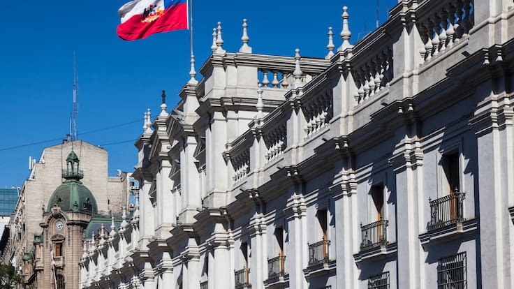 Gobierno responde a arremetida de exembajador de Chile en Francia: sus dichos “decididamente faltan a la verdad”