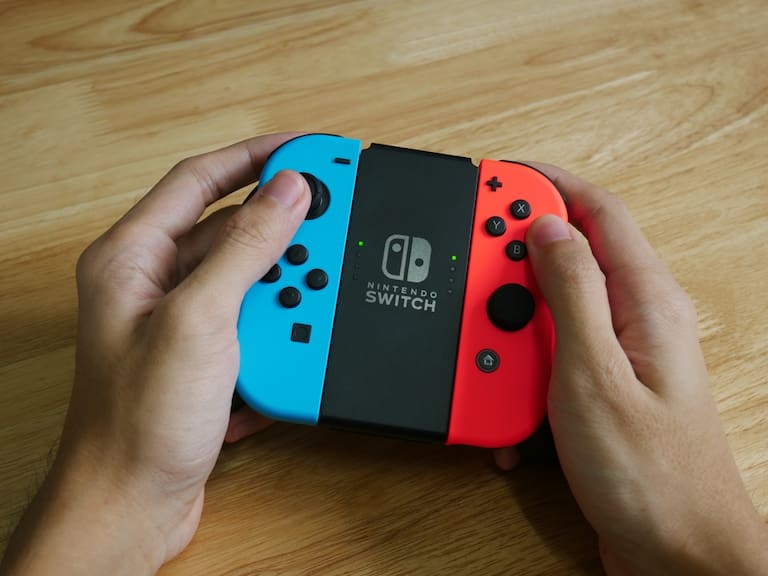 Todo por una Nintendo Switch: niño de 11 años es acusado de matar a su padre