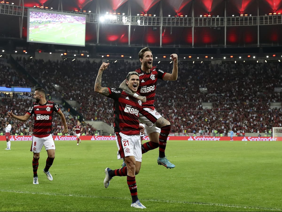 Con Arturo Vidal como invitado especial: Flamengo arma una fiesta para avanzar en Copa Libertadores