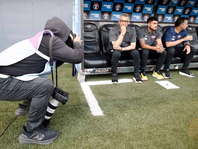 “Depende de ellos”: Ronald Fuentes pone en duda su continuidad en Ñublense