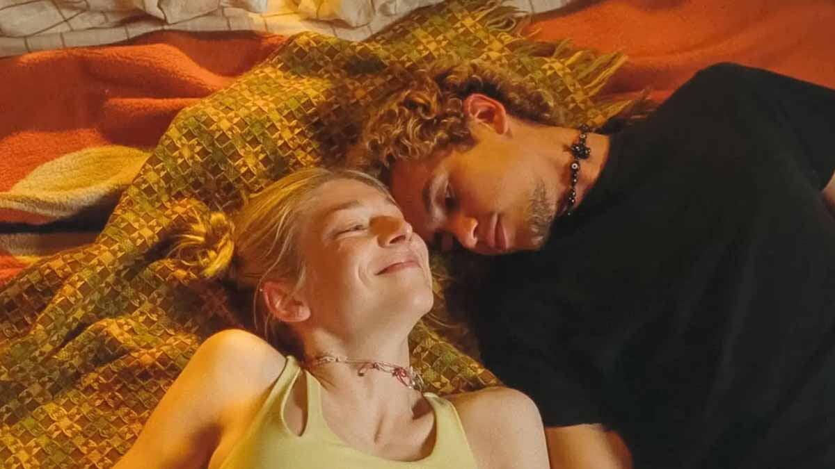 Hunter Schafer y Dominic Fike