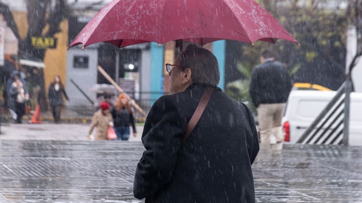 Sistema frontal con río atmosférico dejará hasta 60 mm en la zona central de Chile: ¿Cuánto lloverá en Santiago?
