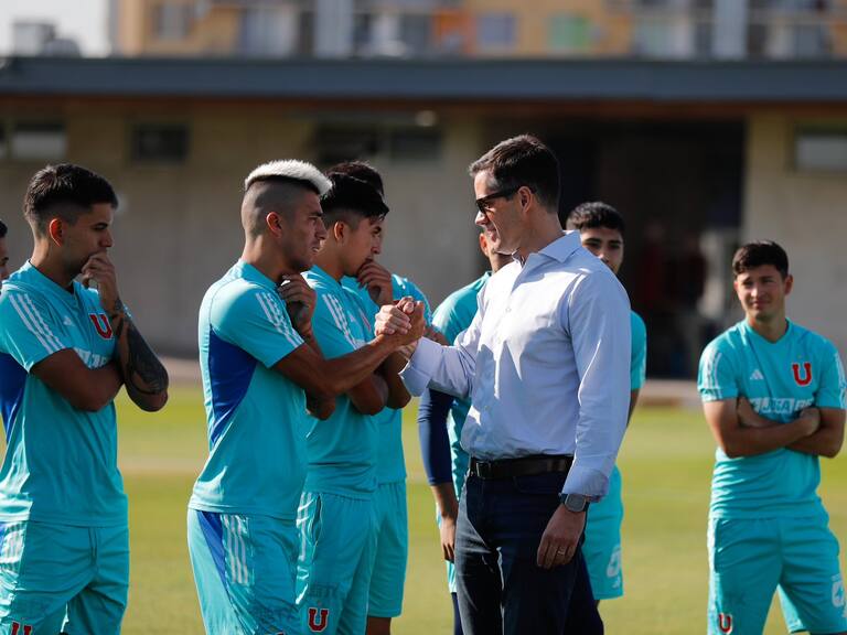 CMF da plazo de 24 horas a Michael Clark para que explique cómo se convirtió en el accionista mayoritario de Azul Azul