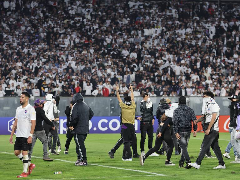 Incluyendo al vocero de la Garra Blanca: Blanco y Negro se querella contra 15 personas por la invasión a la cancha del Monumental