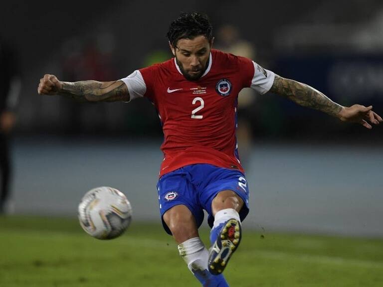 Eugenio Mena sigue creyendo en la Clasificación a Qatar 2022: «Vamos la Roja, que esto no ha terminado»