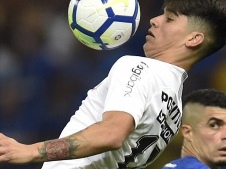 Ángelo Araos se fue expulsado en la final de la Copa de Brasil