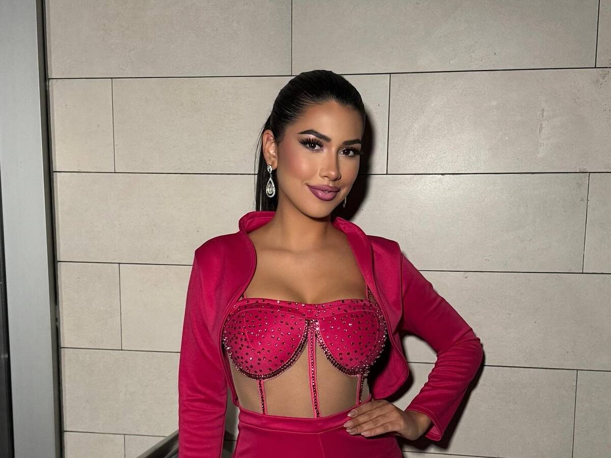 “Di lo mejor de mí”: Scarlette Gálvez, “Eskarcita”, gana importante premio en Miss Universo Santiago 2025