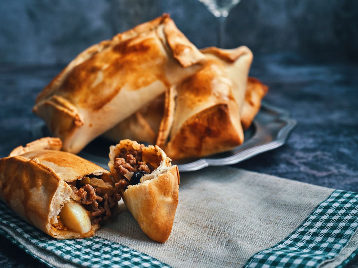 Cinco alternativas para reemplazar a las pasas en las empanadas de pino de Fiestas Patrias, según recomienda una IA