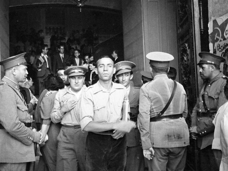 Las obras del poeta Miguel Hernández pasarán a ser de dominio público