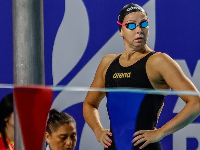 Kristel Köbrich lidera la cosecha dorada de la natación de Chile en los Juegos Bolivarianos